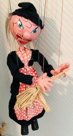Oude Pelham Puppet Witch Marionet, Heks met bezem,, Antiek en Kunst, Ophalen
