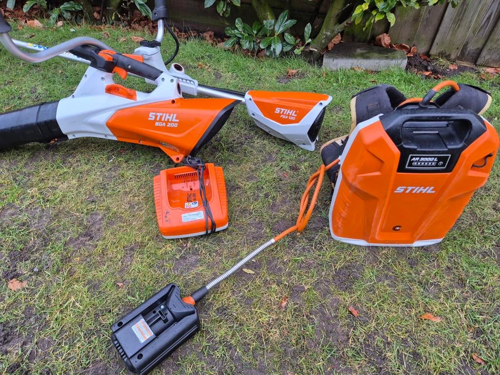 Stihl FSA130+ BGA200 en AR3000L set!, Tuin en Terras, Bosmaaiers, Zo goed als nieuw, Accu, Ophalen