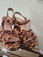 Dames  zomer panter schoen, Ophalen of Verzenden, Zo goed als nieuw, Bruin, Sneakers of Gympen