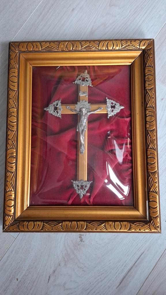 Religieus Schilderij Jezus aan het Kruis bol glas, Antiek en Kunst, Antiek | Religie, Ophalen of Verzenden