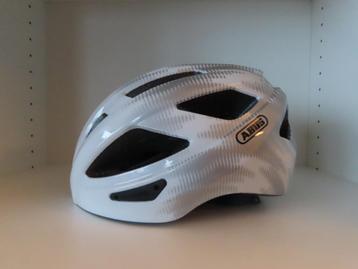 Fiets Helm Abus beschikbaar voor biedingen