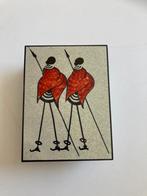 Natuurstenen doosje met massai figuren, Ophalen