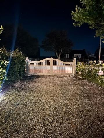 Houten Draaipoort - Nieuw beschikbaar voor biedingen