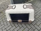 Reisbench voor grotere hond (vliegreis), Dieren en Toebehoren, Ophalen of Verzenden, Zo goed als nieuw