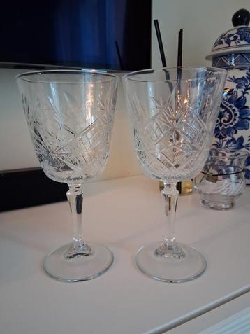 2 Vivo Wijnglazen Kristal beschikbaar voor biedingen