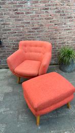 Oranje fauteuil met voetenbankje/ poef, Gebruikt, Ophalen of Verzenden
