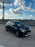 Toyota Aygo 1.0 Vvt-i 72pk 5D 2018 Zwart, Auto's, Voorwielaandrijving, 4 stoelen, Zwart, Origineel Nederlands
