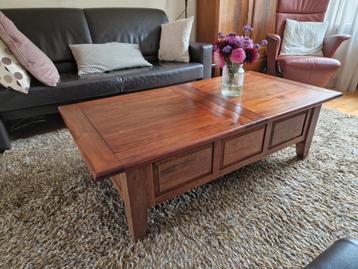 Bruine houten salontafel met 2 lades beschikbaar voor biedingen