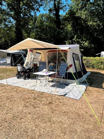 Vouwwagen Jamet 2004 met complete inboedel beschikbaar voor biedingen