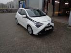 Toyota Aygo 1.0 Vvt-i 72pk Cabriodak 5Drs 2019 Wit, Voorwielaandrijving, Stof, 4 stoelen, Wit