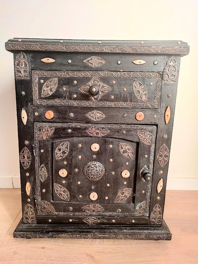 Marrokaans nachtkastje, Huis en Inrichting, Slaapkamer | Nachtkastjes, Zo goed als nieuw, 55 tot 70 cm, 45 tot 65 cm, Hout, Ophalen of Verzenden