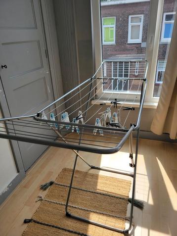 Clothe rack beschikbaar voor biedingen