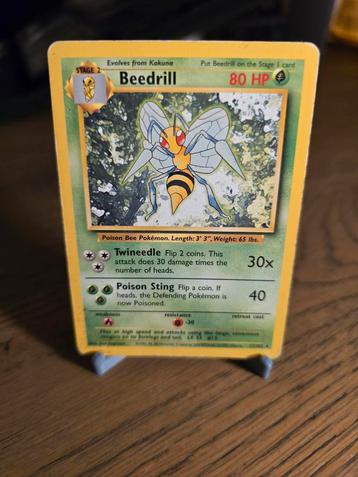 Beedrill Base Set 17/102 - Pokémonkaart beschikbaar voor biedingen