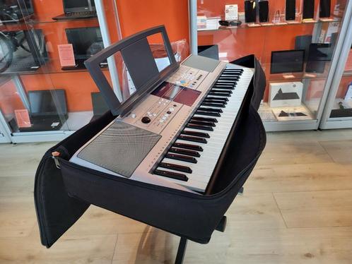 Yamaha PSR E323 Keyboard + Statief + Hoes + Bladmuziek | Net, Muziek en Instrumenten, Keyboards, Zo goed als nieuw, Overige aantallen