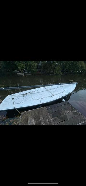 Centaur zeilboot beschikbaar voor biedingen