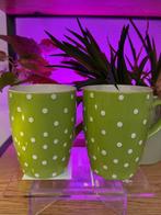 Green Polka Dot Ceramic Mugs – Set of 2, Keramiek, Overige typen, Ophalen of Verzenden, Zo goed als nieuw