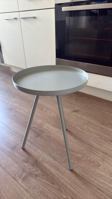 Small Table Green beschikbaar voor biedingen