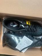 Adidas voetbalschoenen maat 36, Ophalen of Verzenden, Zo goed als nieuw, Schoenen