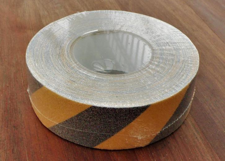•	Zelfklevend anti-slip tape, Doe-het-zelf en Verbouw, Overige Doe-het-zelf en Verbouw, Nieuw, Ophalen of Verzenden