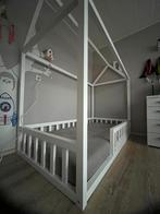 White House Bed-Low Model with Safety Rails Toddler&Kids Bed, Kinderen en Baby's, Kinderkamer | Bedden, Ophalen, Zo goed als nieuw