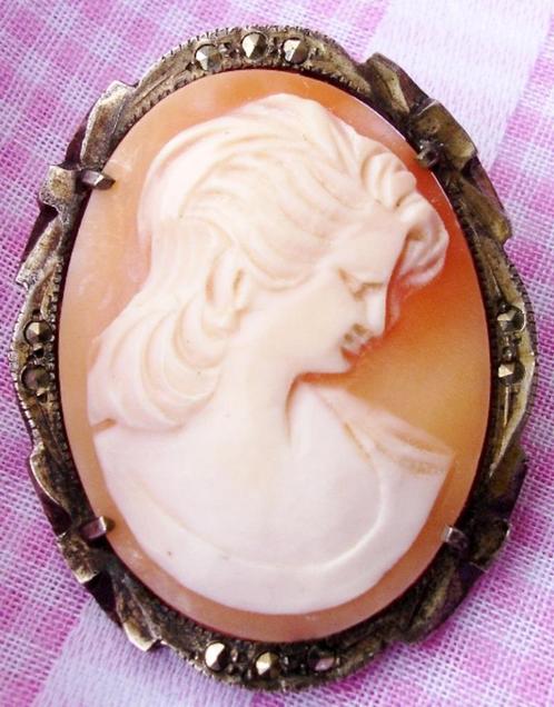 ﻿ANTIEK ZIVER GEMERKTE CAMEE BROCHE MET MARKESIET - wvq, Sieraden, Tassen en Uiterlijk, Antieke sieraden, Broche, Zilver, Met edelsteen