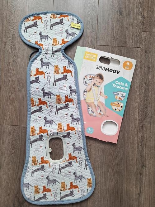 Aeromoov Airlayer stoelbeschermer met kattenprint, Kinderen en Baby's, Autostoeltjes, Zo goed als nieuw, Overige merken, Autogordel