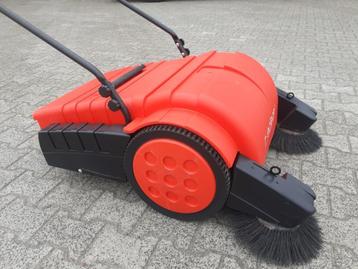 Te koop Meclean veegmachine beschikbaar voor biedingen