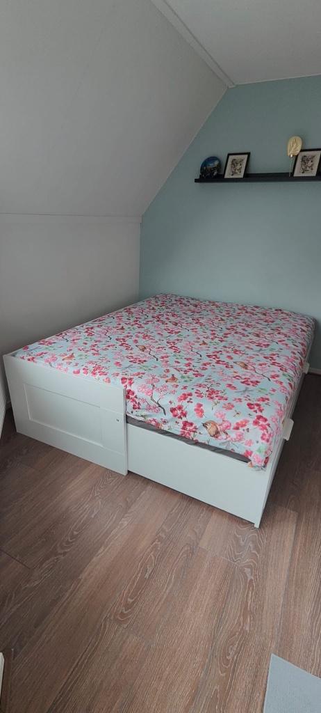 Double bed with 2 storage box, Huis en Inrichting, Slaapkamer | Bedden, Zo goed als nieuw, Tweepersoons, 160 cm, 200 cm, Hout