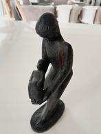 Beeld vrouw met kind in haar handen, hout, Afrika, Ophalen