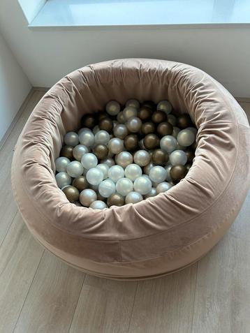 Ballenbak beschikbaar voor biedingen