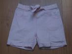 Leuke korte roze broek met stof als wafelmotief maat 128, Ophalen of Verzenden, Gebruikt, Meisje, Broek