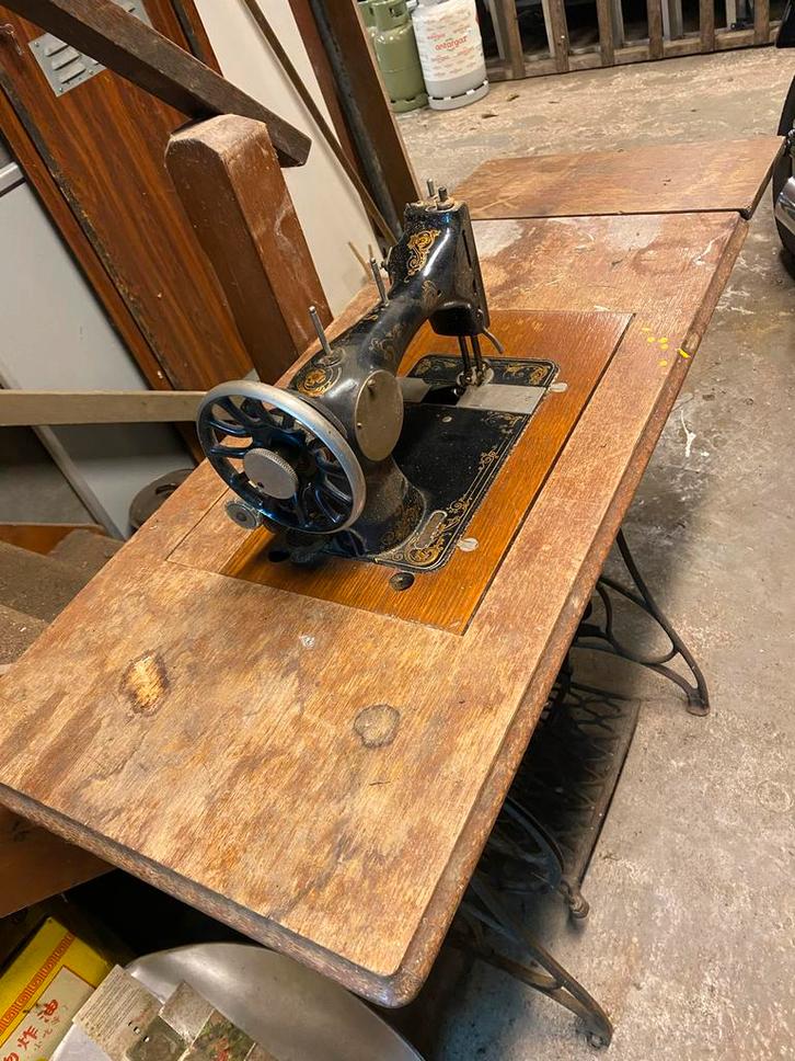 Antieke Naaimachine, Antiek en Kunst, Antiek | Naaimachines, Ophalen