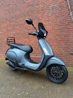 Vespa sprint 2015, Fietsen en Brommers, Scooters | Vespa, Ophalen, Overige modellen, Zo goed als nieuw, Benzine