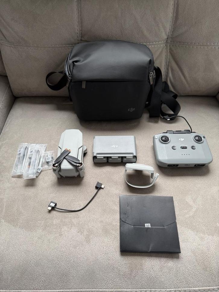 DJI Mini 2 SE Fly More Combo - Grijs, Audio, Tv en Foto, Drones, Zo goed als nieuw, Drone met camera, Ophalen of Verzenden