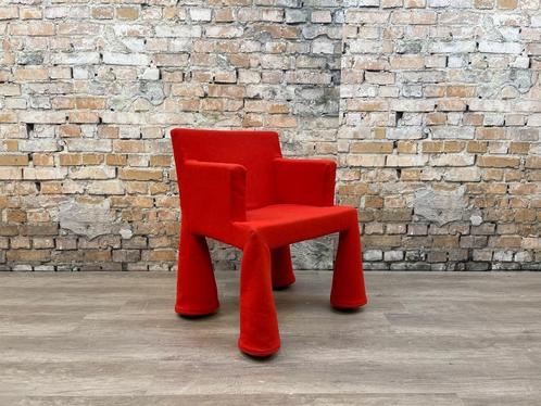 Moooi VIP chair bij TheReSales, Huis en Inrichting, Stoelen, Zo goed als nieuw, Drie, Metaal, Stof, Rood, Ophalen of Verzenden