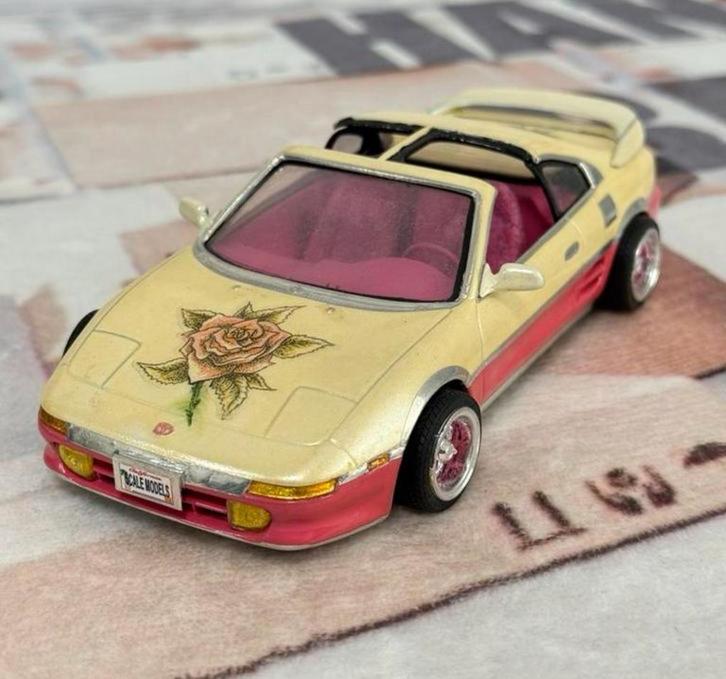 1:24 Toyota MR2 SW20 USA girl power custom white pink 1991, Hobby en Vrije tijd, Modelauto's | 1:24, Zo goed als nieuw, Auto, Ophalen of Verzenden