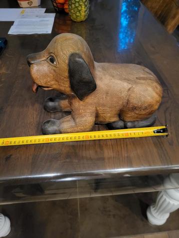 Houten Beeld Hond - Decoratief & Handgemaakt beschikbaar voor biedingen