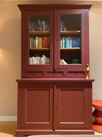 Prachtige kast in Farrow and ball kleur Perference red  beschikbaar voor biedingen