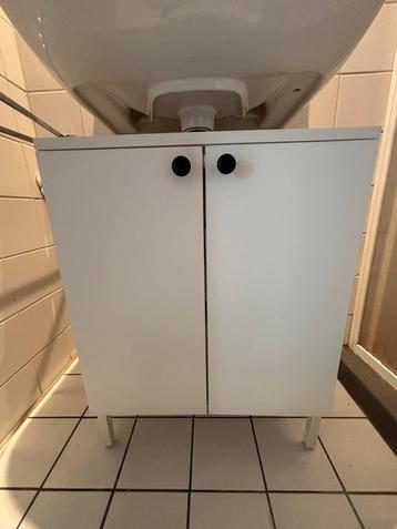 Zo goed als nieuw badkamerkastje beschikbaar voor biedingen