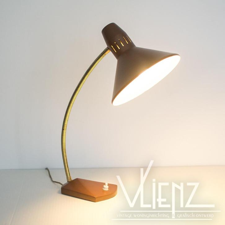 Vintage, industriële Hala bureaulamp, lamp, desk light, Huis en Inrichting, Lampen | Tafellampen, Gebruikt, Minder dan 50 cm, Metaal