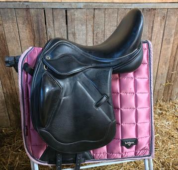 Dressuurzadel Award Heaven, 17,5 inch, medium boom  beschikbaar voor biedingen