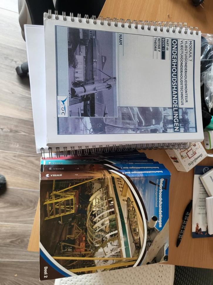 Partij theorie boeken opleiding luchtvaarttechniek, Boeken, Studieboeken en Cursussen, Gelezen, MBO, Ophalen