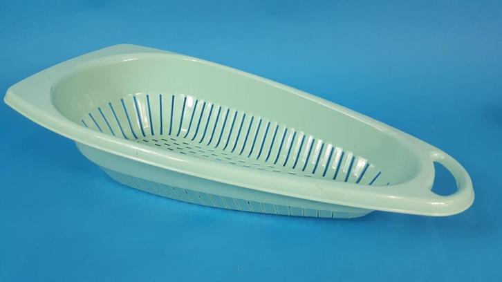 Vintage vergiet gootsteenvergiet ovaal. Blauw kunststof. 6C1, Huis en Inrichting, Keuken | Keukenbenodigdheden, Gebruikt, Ophalen of Verzenden