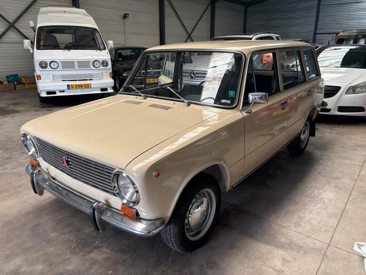 Prachtige 1984 Lada 1200 Stationcar in supermooie conditie!!, Auto's, Oldtimers, Bedrijf, Lederen bekleding, MG, Benzine, Stationwagon