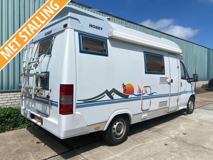 Hobby Jurapfeil 600 +luifel stapelbed, Caravans en Kamperen, Campers, Bedrijf, tot en met 4, Integraal, Hobby, Fiat, Diesel, Handgeschakeld