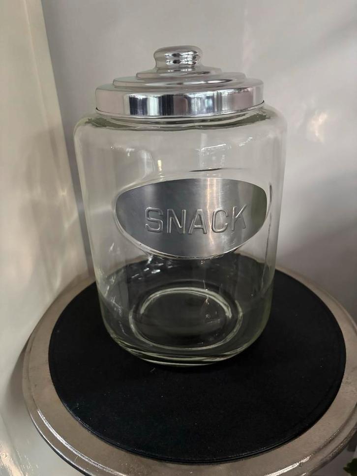 Grote glazen pot Snack /Koekjespot met deksel, zilverkleurig, Huis en Inrichting, Keuken | Potten en Pannen, Zo goed als nieuw