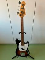 Fender Vintera 60s Mustang Bass 3-Tone Sunburst PF, Muziek en Instrumenten, Snaarinstrumenten | Gitaren | Bas, Zo goed als nieuw