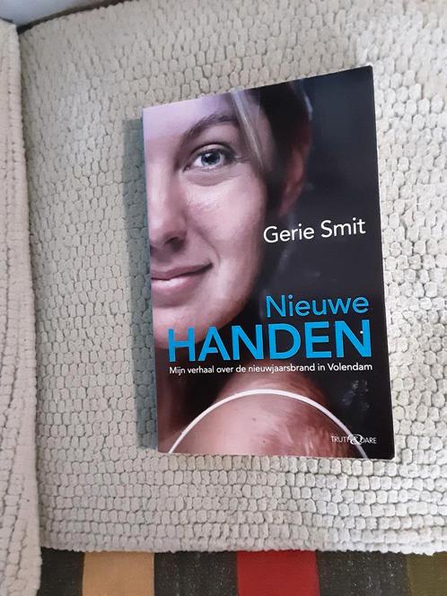 Gerie Smit----Nieuwe handen, Boeken, Biografieën, Zo goed als nieuw, Overige, Ophalen of Verzenden
