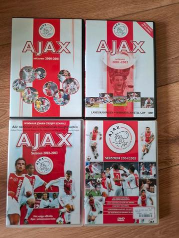 17 voetbal dvd's  beschikbaar voor biedingen