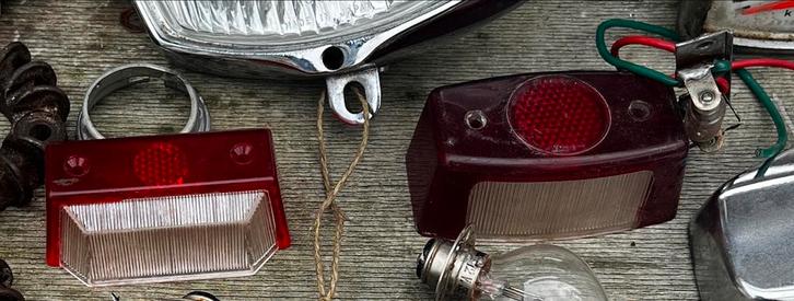 Te koop aangeboden Honda Dream achterlicht lenzen, Motoren, Onderdelen | Oldtimers, Nieuw, Ophalen